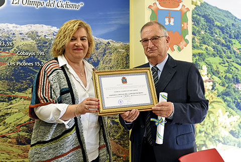 MEDALLA DE RIOSA PARA CABO SARIEGO (ASTURIAS)