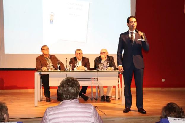 PRESENTADO EN VILLANUEVA DE LA SERENA (BADAJOZ) EL SEGUNDO POEMARIO DE DIEGO GONZÁLEZ