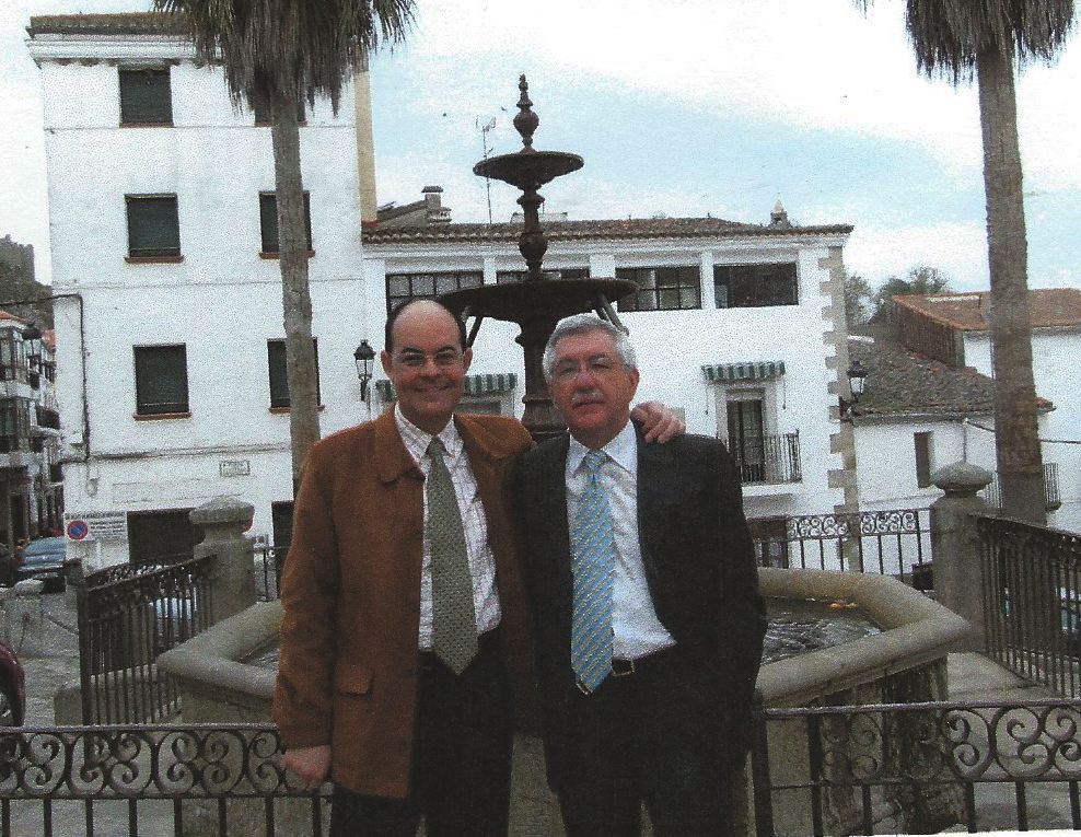 JOSÉ ANTONIO RAMOS RUBIO, CRONISTA OFICIAL DE TRUJILLO (CÁCERES), Y MOLANO CABALLERO PRESENTAN OTRO LIBRO