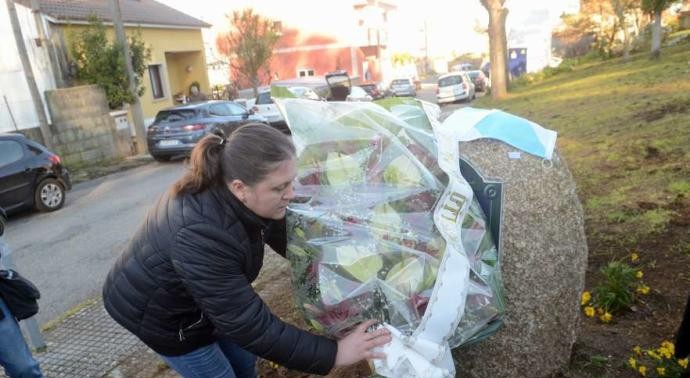 UNA PLAZA RECUERDA EN VILANOVA AL RECIÉN FALLECIDO CRONISTA XOSÉ LOIS VILA FARIÑA DE AUROSA (PONTEVEDRA)