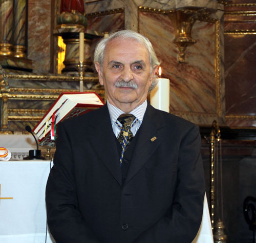 UNA VEINTENA DE ARTISTAS HOMENAJEAN AL FALLECIDO PINTOR CECILIO FFERNÁNDEZ TESTÓN, CRONISTA OFICIAL DE LAS DOS PEÑAMELLERAS (ASTURIAS)