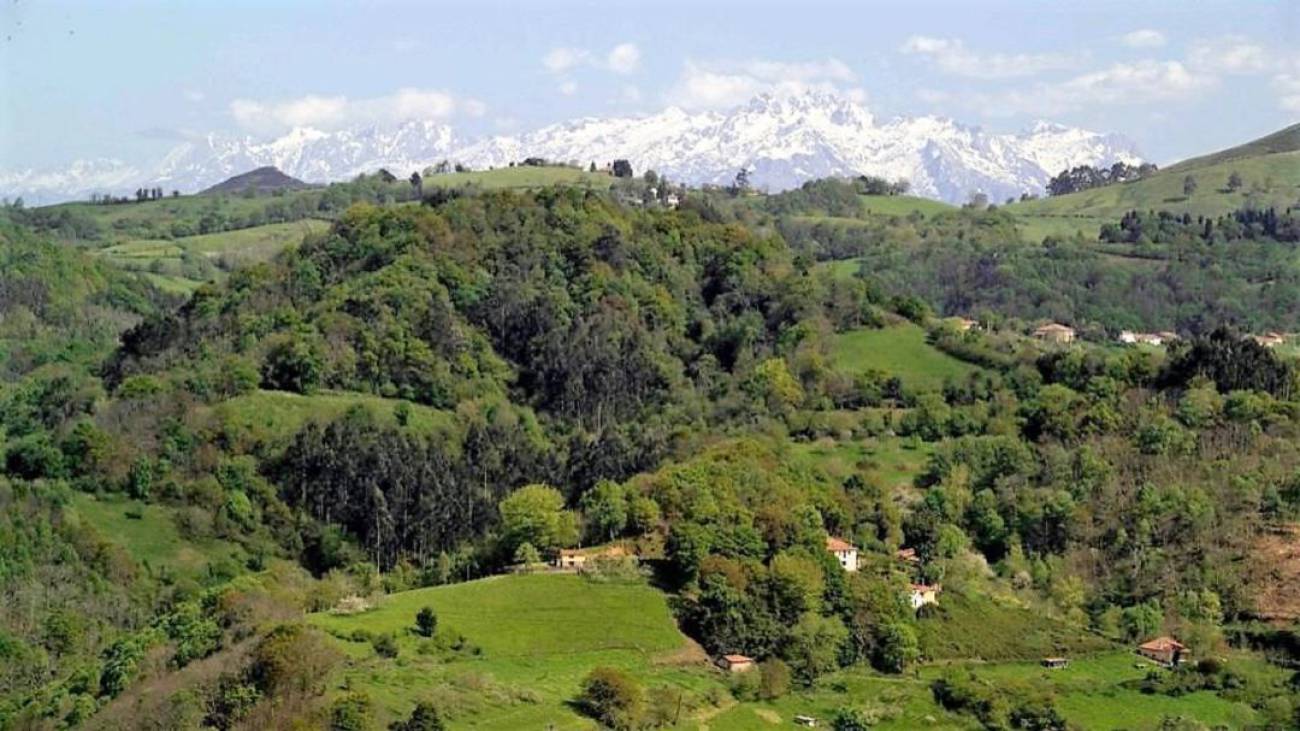 CABRANES (ASTURIAS) EN EL CORAZÓN DE LA COMARCA DE LA SIDRA • DESCUBRIMOS EL PAISAJE, LA HISTORIA Y EL POTENCIAL DEL CONCEJO DONDE VIVIÓ MARÍA XOSEFA CANELLADA