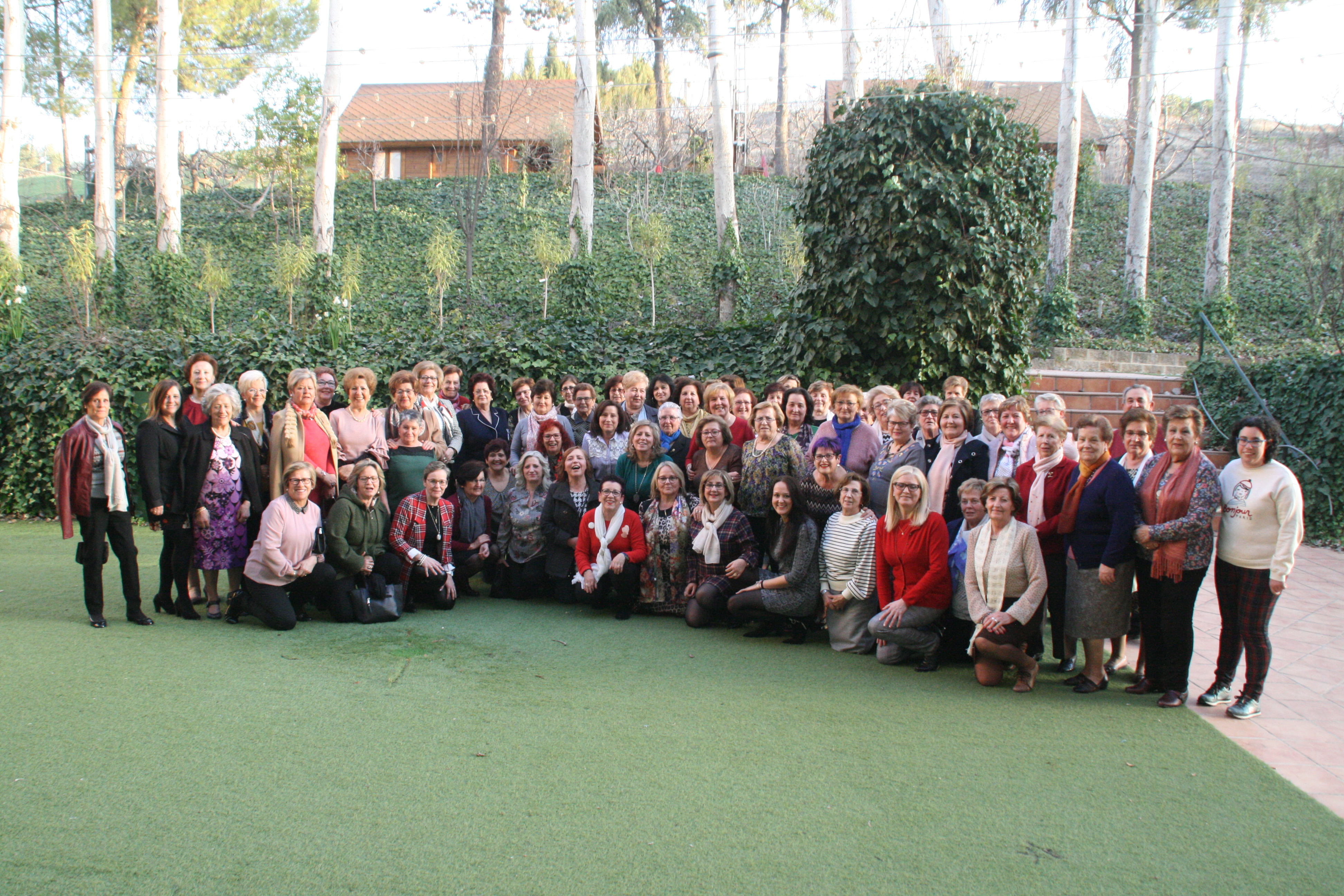 ASOCIACIÓN DE AMAS DE CASA “ALFA Y OMEGA” DE VILLANUEVA DEL ARZOBISPO. CELEBRA UNA MERIENDA COMPARTIDA, EN RECONOCIMIENTO CON UNA CHARLA DEL CRONISTA OFICIAL