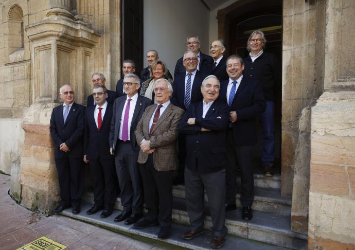 LA BRIGADA DE SALVAMENTO MINERO, LA FILÓLOGA BERNADETTE PARINGAUX Y EL GAITERO, PREMIO «AMURAVELA DE ORO»