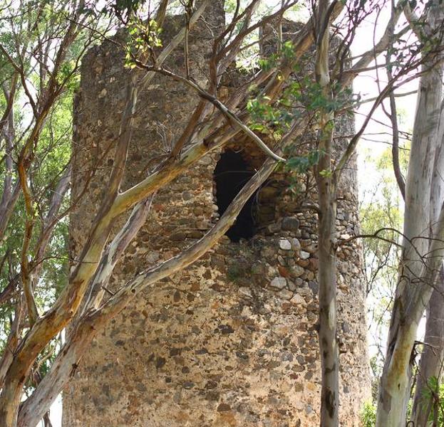 EL AYUNTAMIENTO DE MARBELLA ENCARGA UN ESTUDIO PARA SALVAR LA TORRE VIGÍA DE ANCÓN • EL CONTRATO SE HA FIRMADO CON LA ESCUELA TÉCNICA DE ARQUITECTURA DE LA UMA A FIN DE CONOCER EL ESTADO Y SOLUCIONES PARA EL ÚNICO TORREÓN SIN REHABILITAR DE LA COSTA MARBELLÍ