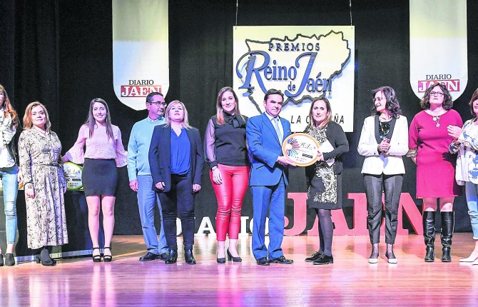 UNA NOCHE PARA RECONOCER LA LABOR DE QUIENES PONEN EN VALOR JAÉN • EL CINE-TEATRO MARÍA BELLIDO ACOGE UNA ESPECTACULAR GALA CARGADA DE EMOCIÓN