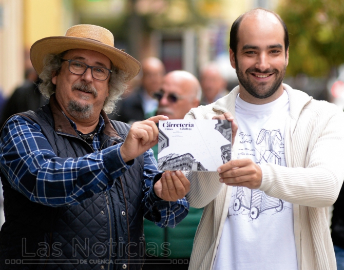 UN LIBRO DE FOTOGRAFÍAS CAPTA LA ESENCIA DE LA CARRETERÍA ACTUAL • JESÚS CAÑAS Y DIEGO CASTILLEJO, MIEMBROS DE AFOCU, RECOGEN EL DEVENIR DE ESTA CÉNTRICA CALLE Y SUS ALREDEDORES EN 100 INSTANTÁNEAS EN BLANCO Y NEGRO