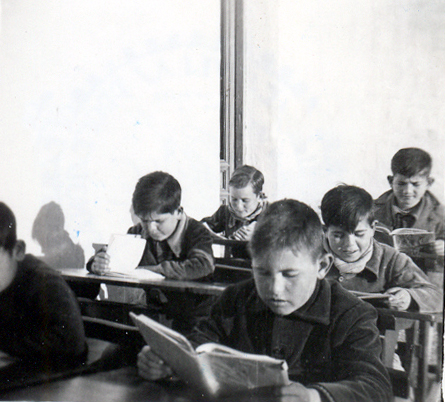 ESCUELAS PROFESIONALES DE LA SAGRADA FAMILIA EN VILLANUEVA DEL ARZOBISPO (EL INTERNADO  VII)