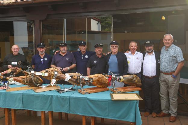 EL YUMAY CONCEDE SU JAMÓN DE PLATA AL DOCTOR FERNANDO CIVEIRA MURILLO