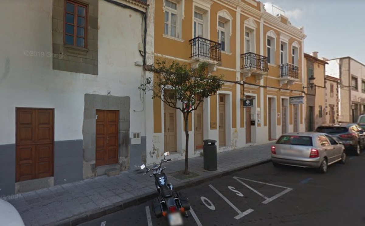 EL CRONISTA DE TELDE PIDE LA REPOSICIÓN DE LOS ANTIGUOS NARANJEROS EN LA CALLE DE LEÓN Y CASTILLO