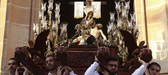 LA COFRADÍA DE NUESTRA SEÑORA DE LOS DOLORES DE MONÓVAR (ALICANTE) ORGANIZA UN AMPLIO PROGRAMA DE ACTOS CON MOTIVO DE CUMPLIR 75 AÑOS