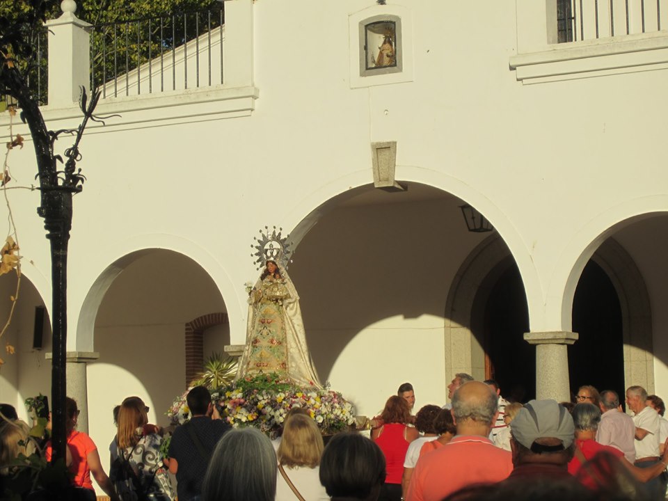 EN SU CAMINO VOLVIERON A SANTIGUARSE LOS SIGLOS