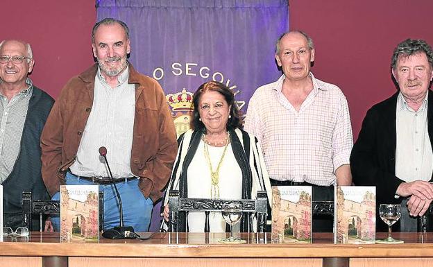 HISTORIAS LAGUNERAS • LOS VECINOS DE LAGUNA DE CONTRERAS LANZAN UNA NUEVA EDICIÓN DEL LIBRO DE RELATOS