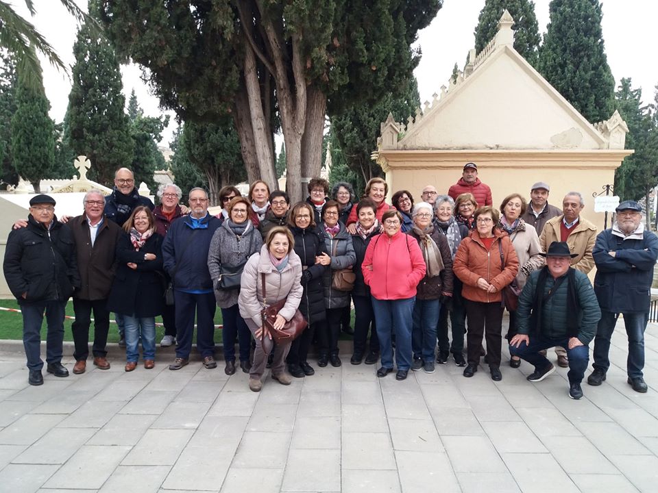 DE VISITA AL CEMENTERIO MUNICIPAL