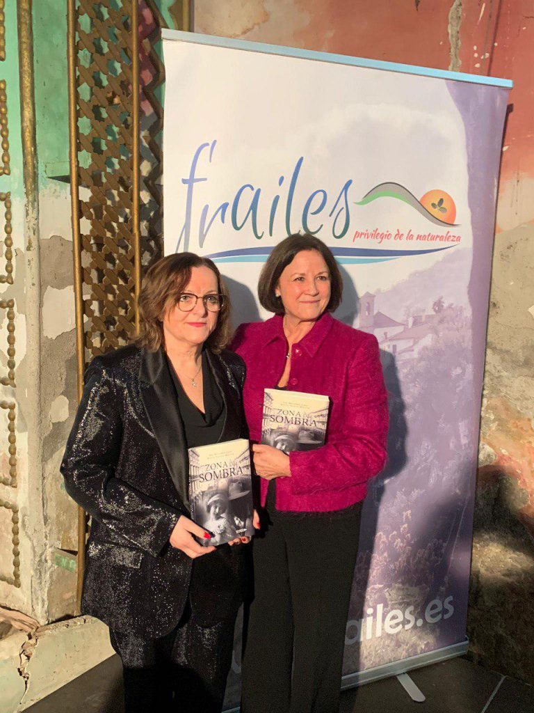 PRESENTADA LA NOVELA «ZONA DE SOMBRA», DE MARÍA TERESA MURCIA CANO, CRONISTA OFICIAL DE FRAILES (JAÉN), Y ANA MERCEDES CANO