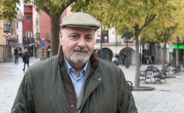 FERNANDO FLORES DEL MANZANO, PROFESOR Y CRONISTA EJEMPLAR