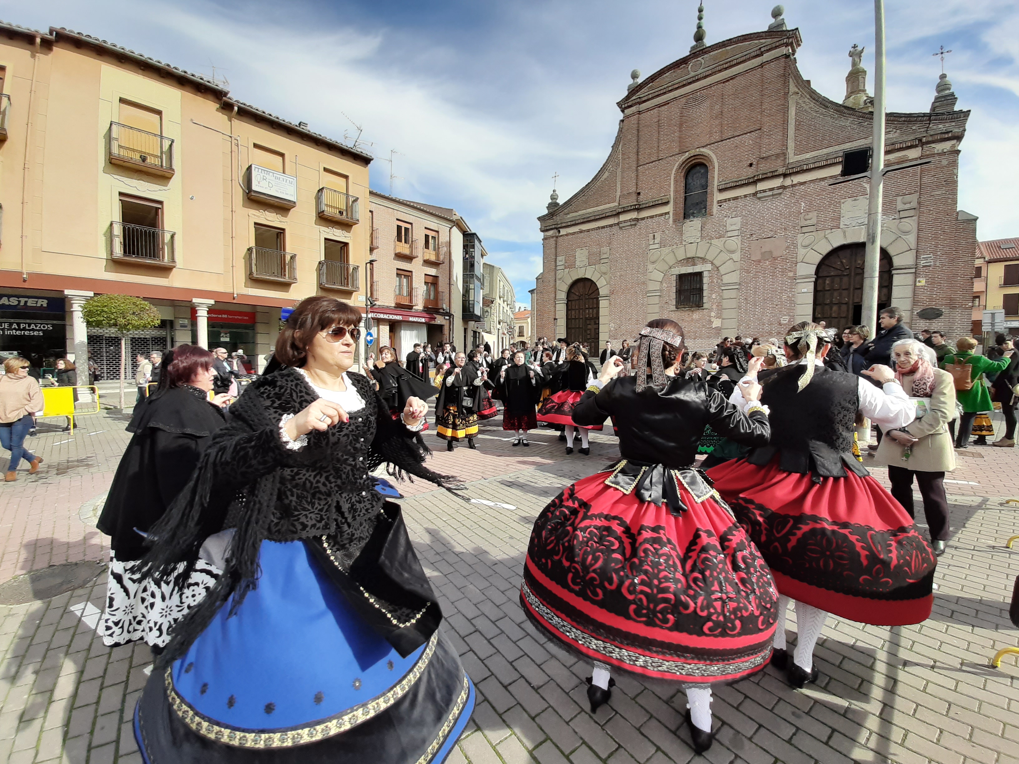 GRAN AMBIENTE ANTE LA FIESTA GRANDE: LAS ANGUSTIAS