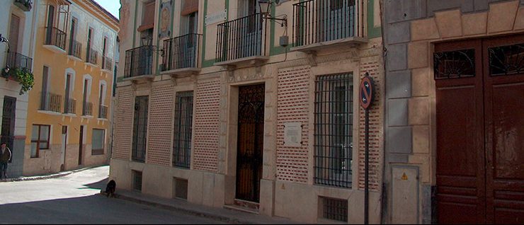 ‘EL HOSPITAL DE CARIDAD Y EL TEATRO CALDERÓN’