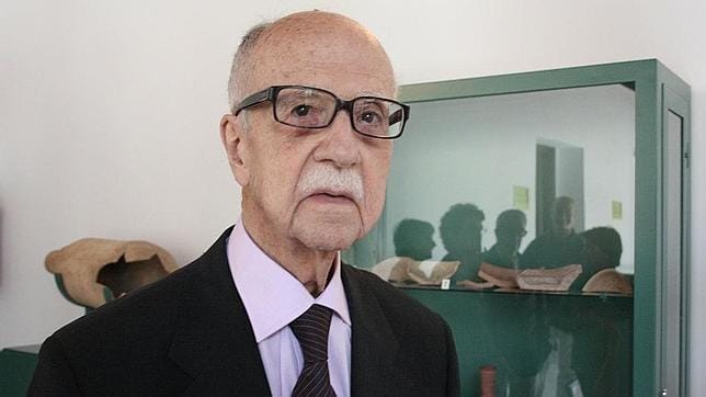 A LA MEMORIA DEL P. MANUEL SOTOMAYOR MURO