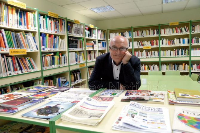 SELLO CONQUENSE CON MIGUEL ROMERO EN UN CONGRESO INTERNACIONAL SOBRE LETRAS HISPANAS