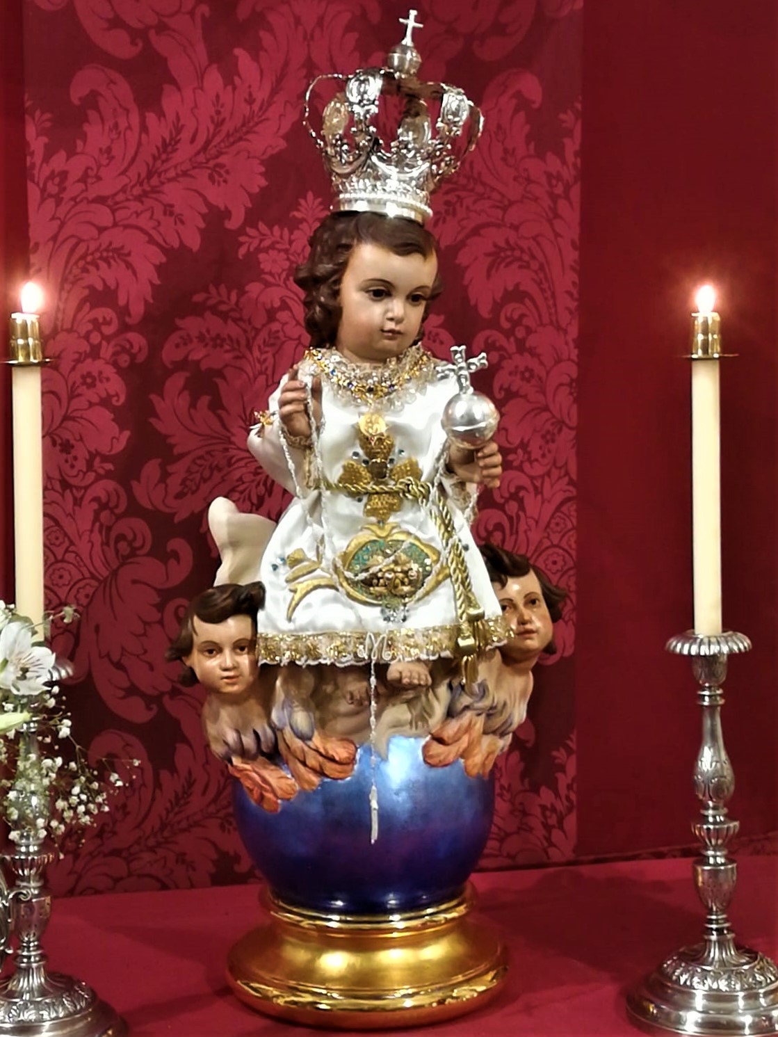 NUEVA OBRA DE MIGUEL ÁNGEL CALERO. LA PEANA DEL NIÑO DE LA VIRGEN DEL ROSARIO