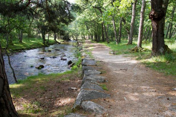 ORÍGENES DEL POBLAMIENTO EN EL VALLE DE SAN ILDEFONSO. EL PASTOREO EN LA SIERRA DEL GUADARRAMA Y SUS TIPOLOGÍAS ARQUEOLÓGICAS EN LOS PINARES DE VALSAÍN