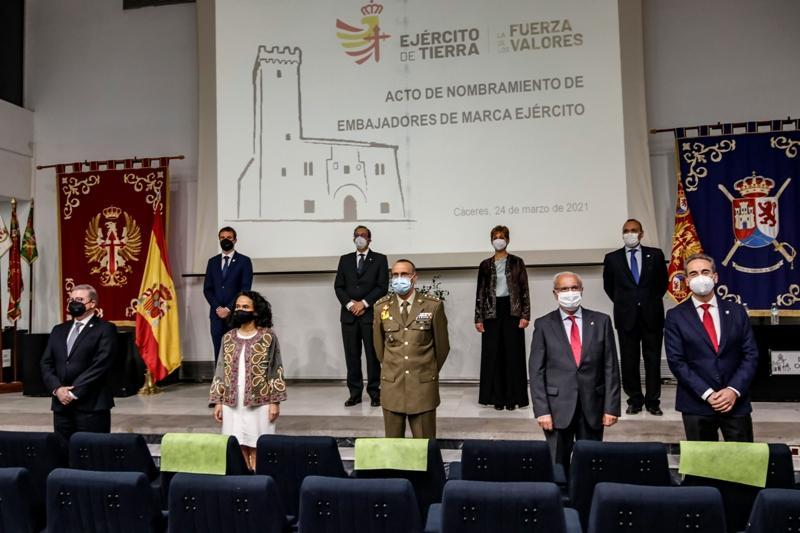 LOS EMBAJADORES DEL EJÉRCITO SUBRAYAN LA LABOR DE LOS MILITARES EN LA PANDEMIA