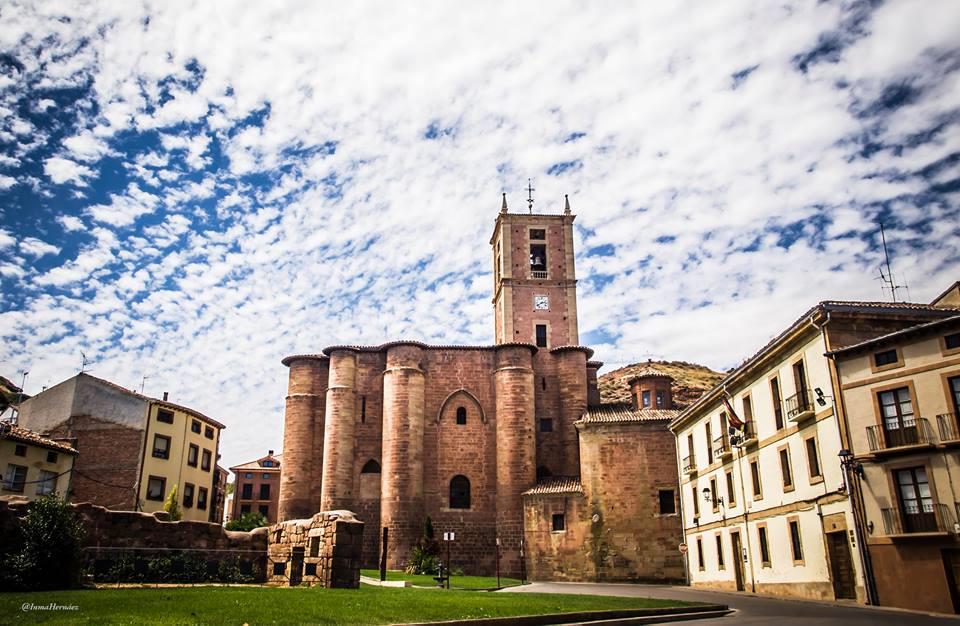 EN EL MONASTAERIO DE SANTA MARÍA EL REAL. VIII CURSO DE CULTURA MEDIEVAL. LA GUERRA EN LA ESPAÑA MEDIEVAL.