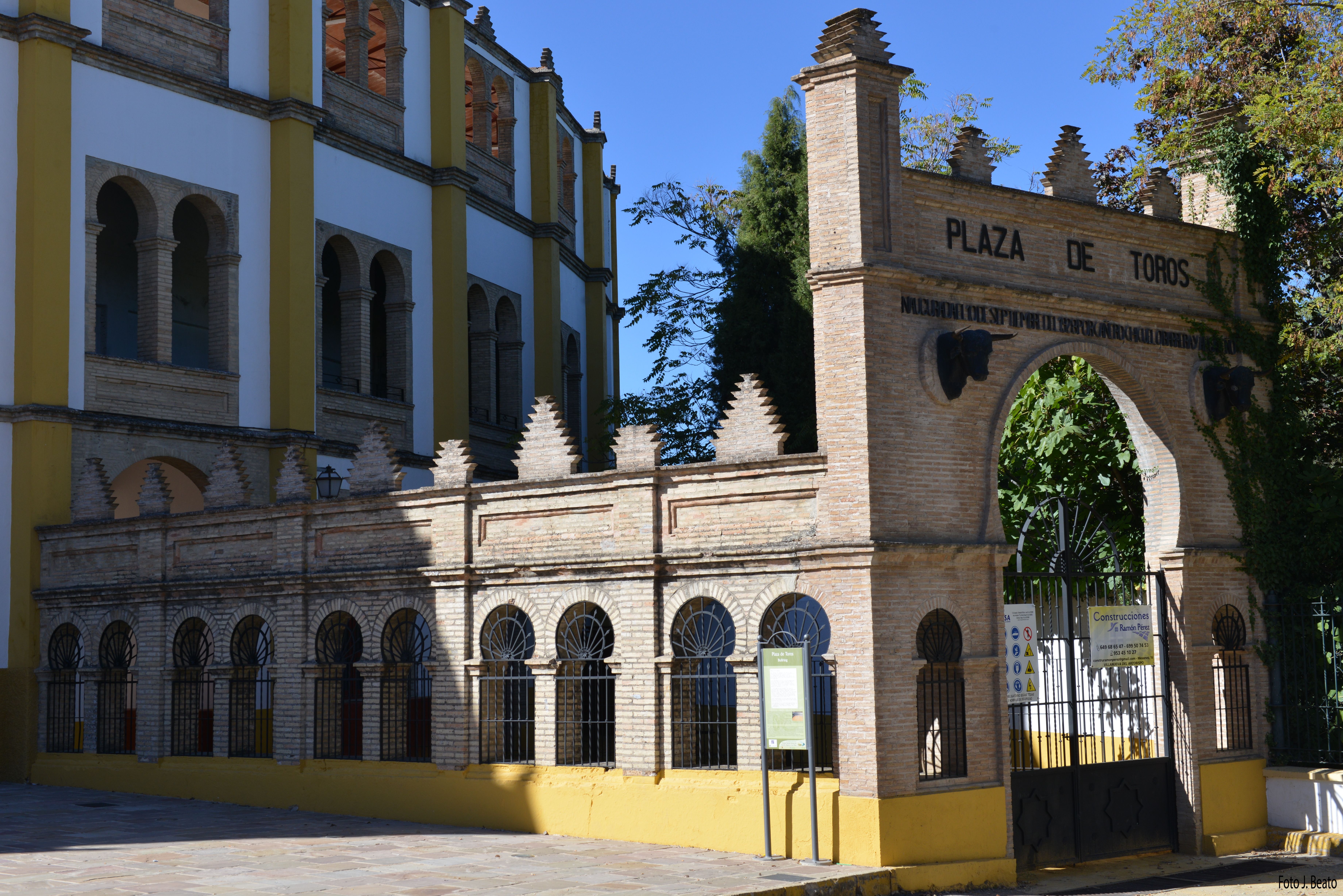 EN HOMENAJE AL MAESTRO ALCALAINO, D. MANUEL LOPEZ RAMIREZ Y SU OBRA.  SU INTERVENCIÓN EN LA PLAZA DE TOROS DE VILLANUEVA DEL ARZOBISPO (VI)