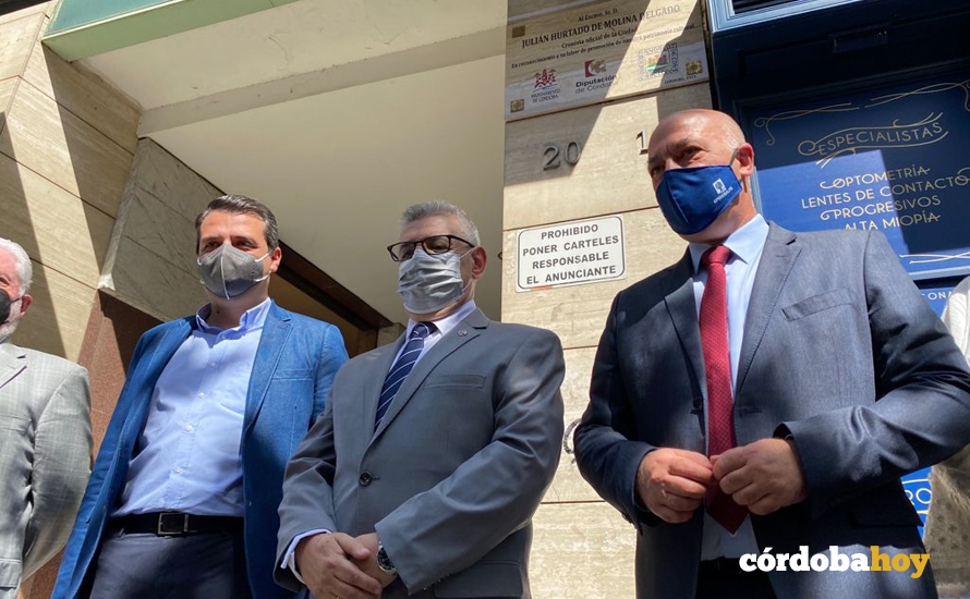 JULIÁN HURTADO, CRONISTA DE CÓRDOBA CUENTA CON UNA PLACA HOMENAJE EN RONDA DE LOS TEJARES, 18