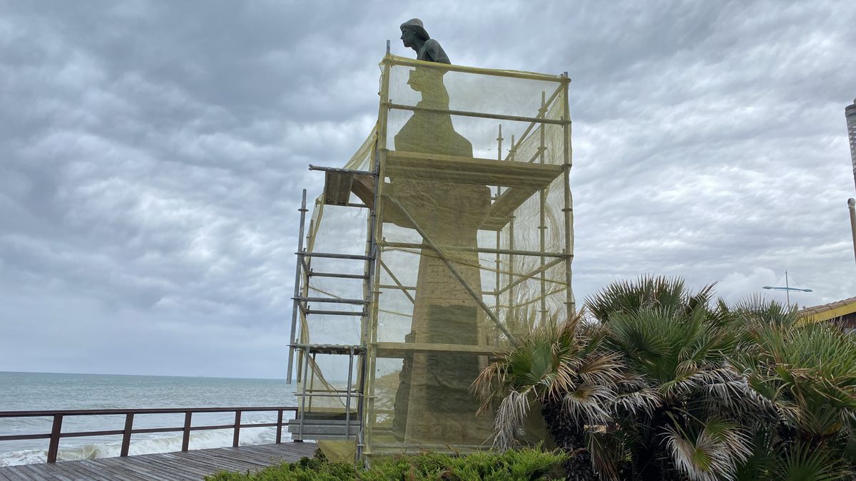 EL AYUNTAMIENTO INICIA LA REPARACIÓN Y SANEAMIENTO DEL MONUMENTO AL HOMBRE DE MAR