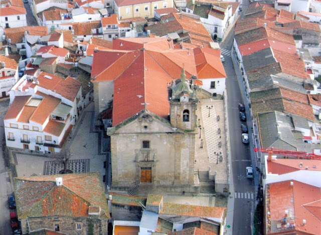 ROCHA PIZARRO, PÁRROCO EN SAN VICENTE DE ALCÁNTARA.