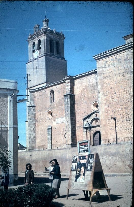 ENTRE OLOR A JAZMÍN Y LAGARTIJAS EN LA PANTALLA