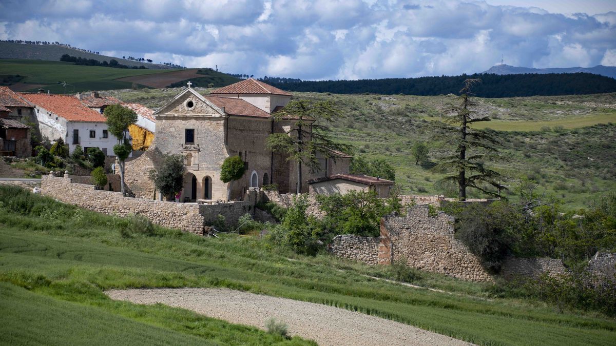 VISITA A LA IGLESIA DEL CONVENTO DE CARMELITAS DE COGOLLUDO (GUADALAJARA)