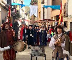 TORNAVACAS ACOGE HOY EL MERCADO IMPERIAL Y LA ACTUACIÓN DE CHULUMI FOLK