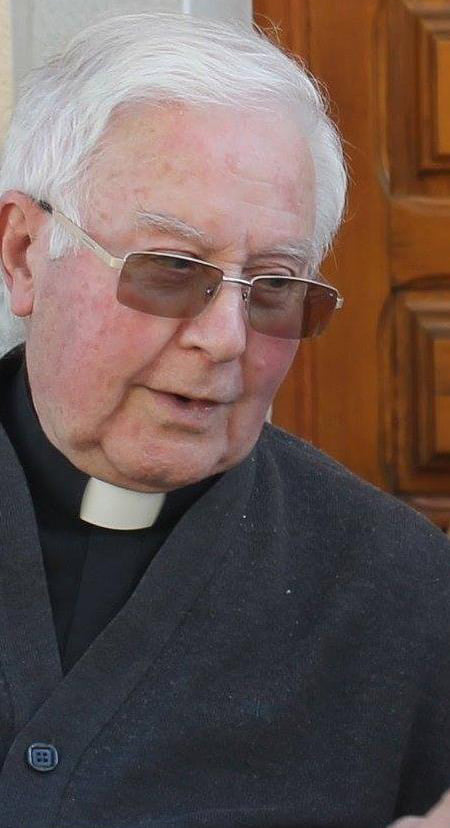 FALLECE EL SACERDOTE DON MANUEL TIRADO (1934-2021).