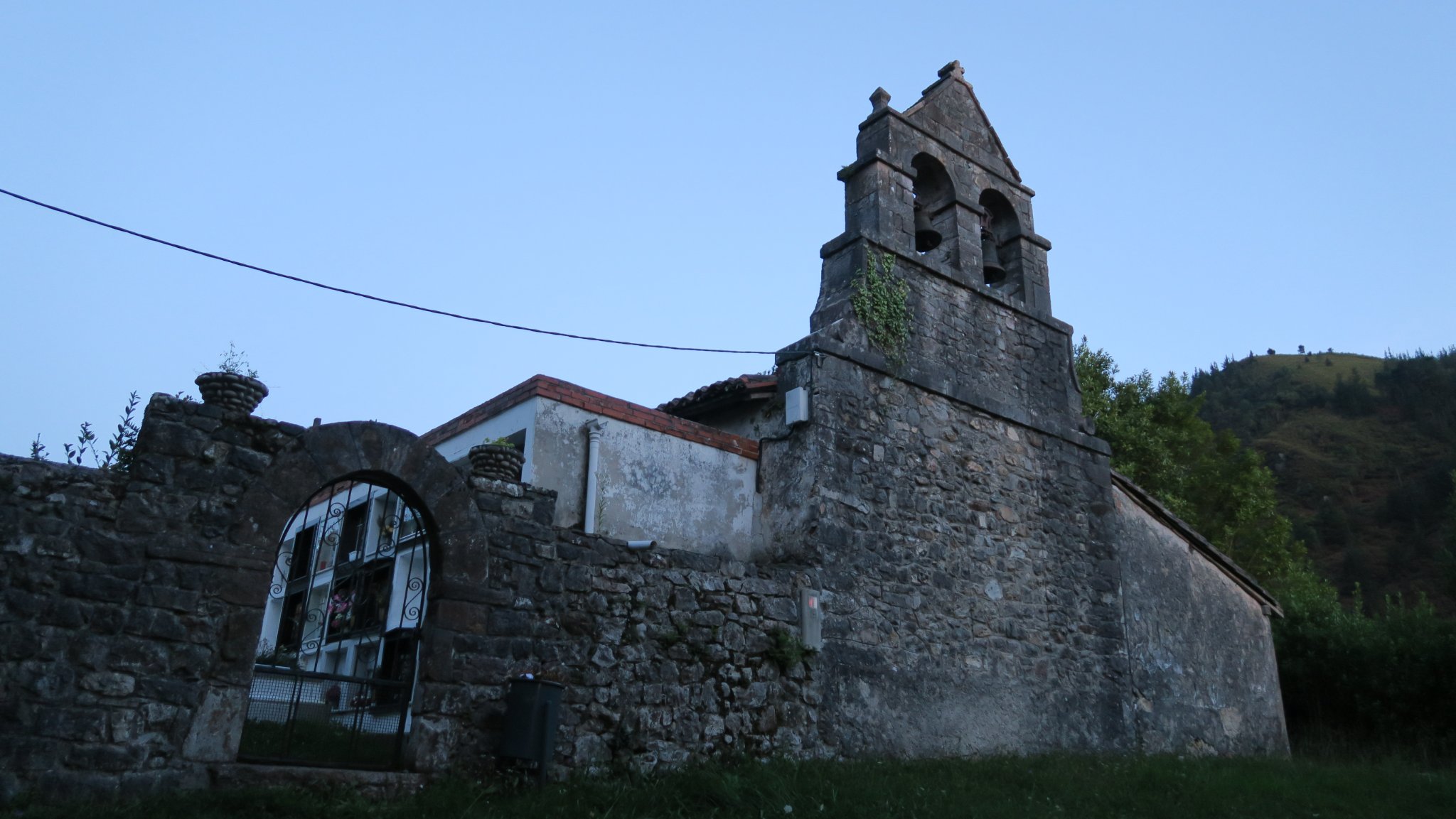 IMAFRONTE DE LA IGLESIA DE SAN PEDRO DE BODE.