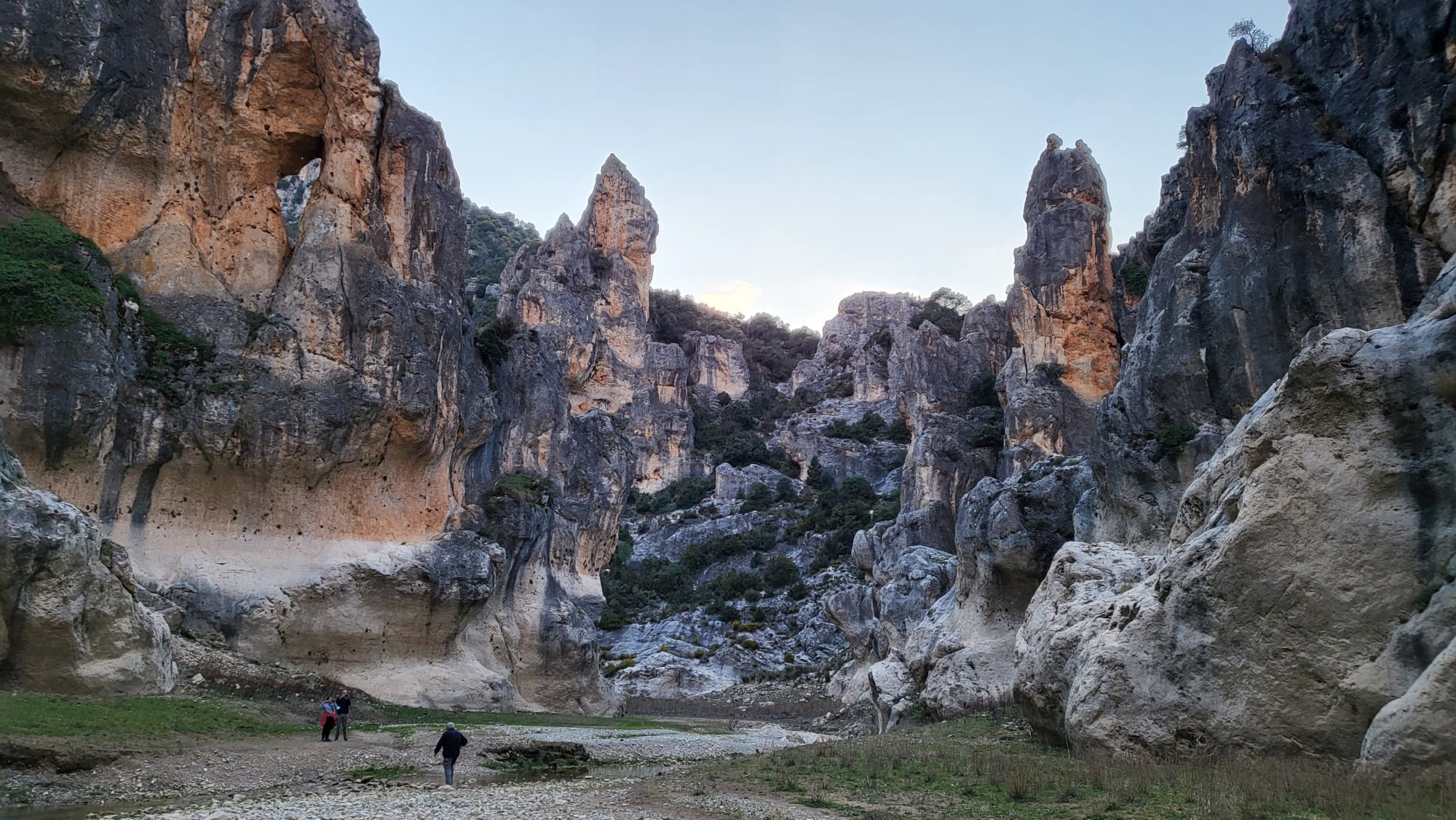 PASEOS Y PAISAJES:  LAS COLAS DEL PANTANO DEL QUIEBRAJANO