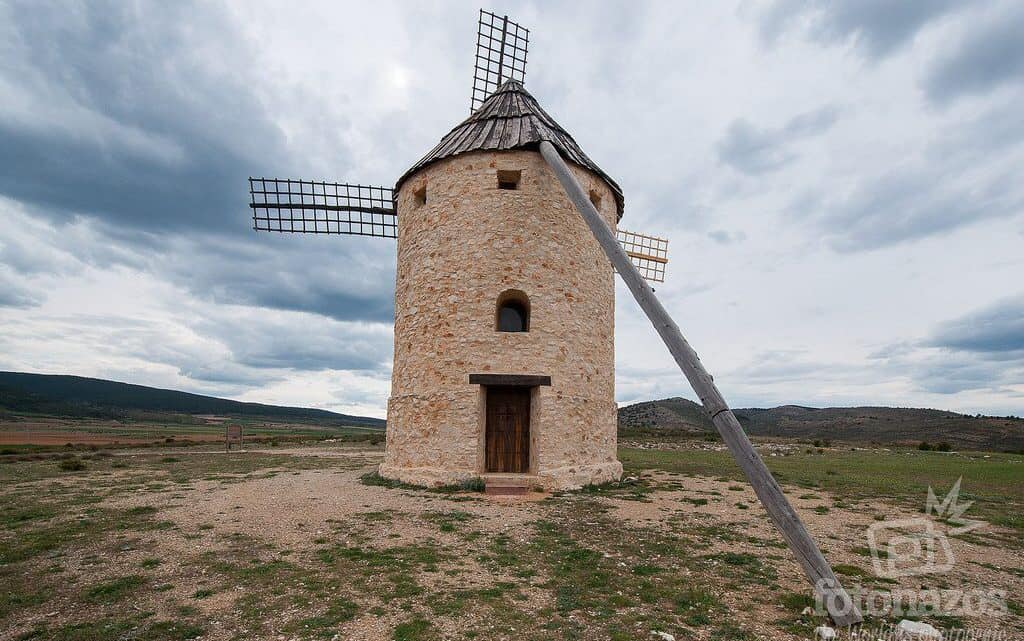 EL MOLINO DE VIENTO DE ALUSTANTE (GUADALAJA); LA HISTORIA DESCONOCIDA