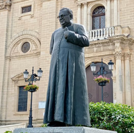 FRANCISCO JAVIER ALMANDOZ ARBURÚA, EL “PADRE ALMANDOZ”