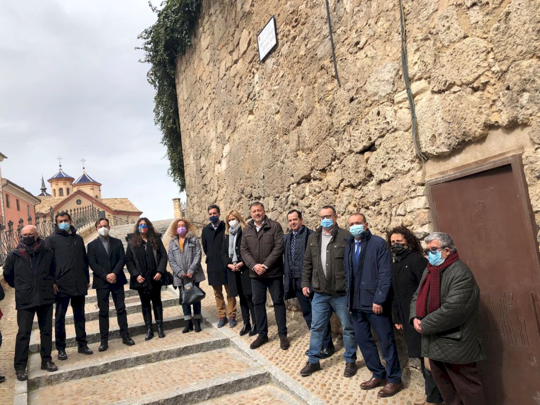 LA JUNTA DE COFRADÍAS DE LA SEMANA SANTA YA TIENE SU ESCALINATA EN CUENCA