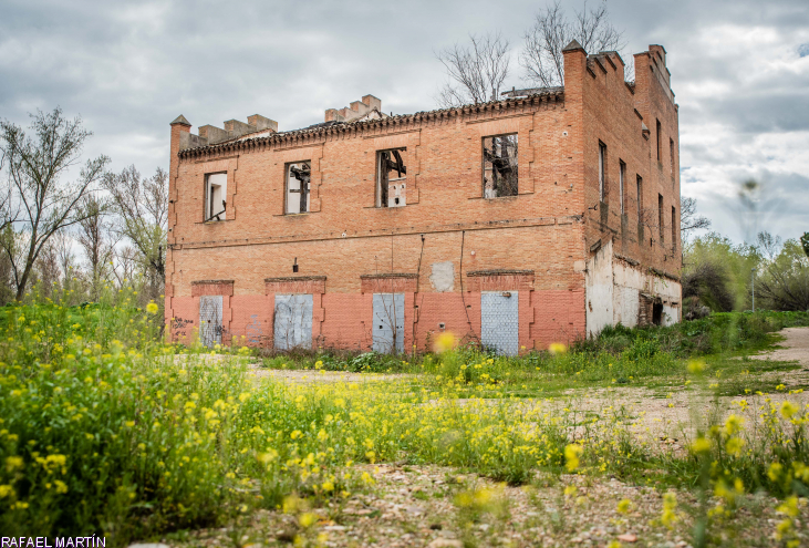 EL EDIFICIO DE LA ANTIGUA FÁBRICA DE HARINAS MORA SE VA A PROTEGER Y A REHABILITAR