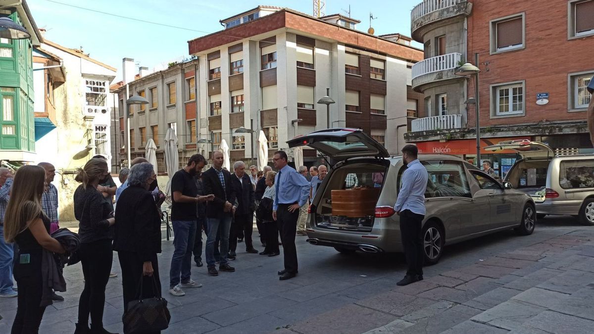 GRADO DESPIDE CON CARIÑO Y EMOCIÓN A RAMÓN SÁNCHEZ, «UN INNOVADOR DEL COMERCIO»