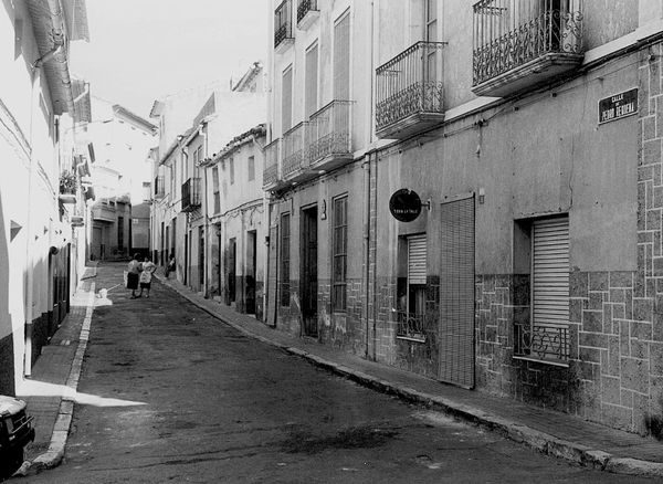 LA CALLE HOYOS (I) DE PETRER