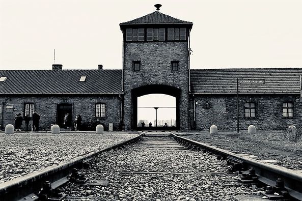 ¿CUÁL ES EL LIMITE DE LA MALDAD DEL SER HUMANO? 78 ANIVERSARIO DE LA LIBERACIÓN DEL CAMPO DE EXTERMINIO AUSCHWITZ-BIRKENAU.