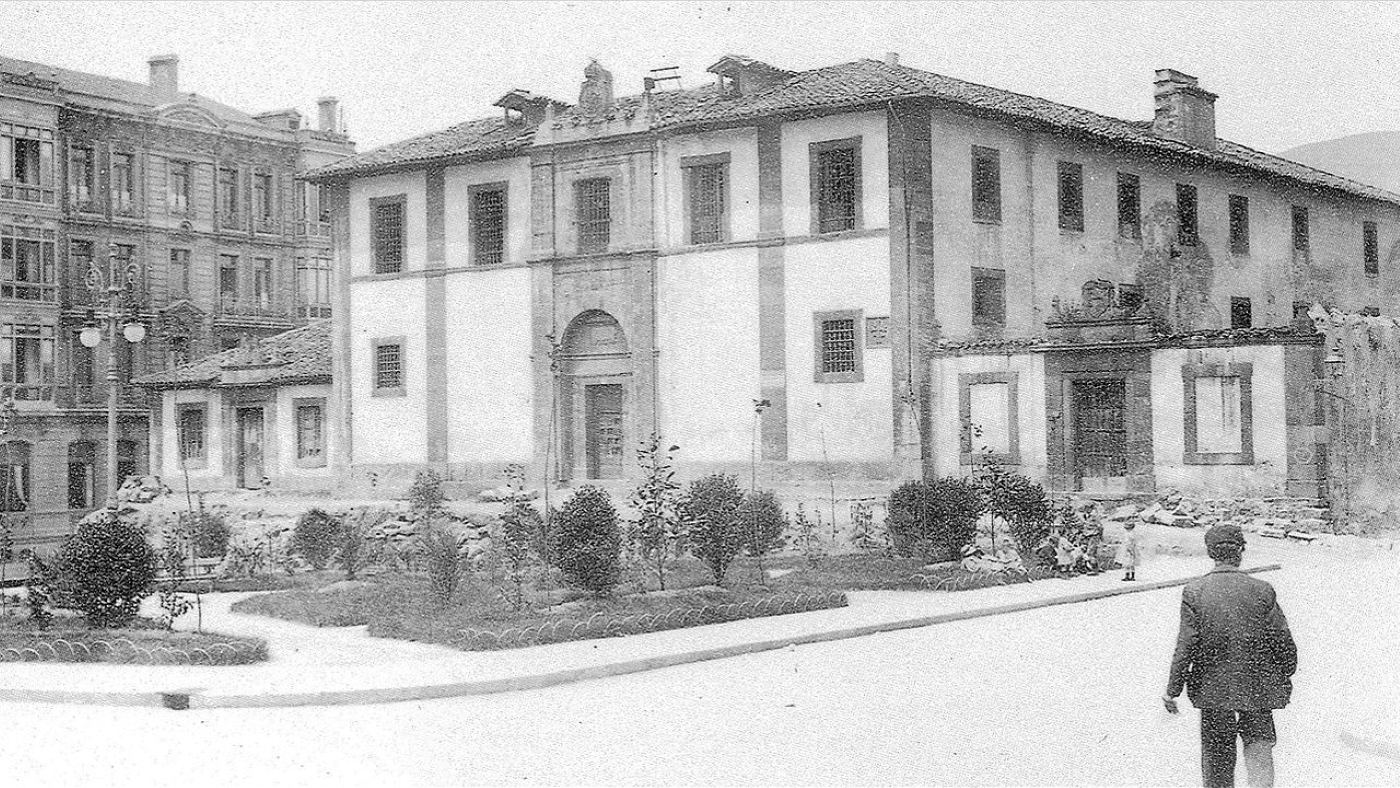 ANTIGUA CÁRCEL-FORTALEZA DE OVIEDO, EN LA HOY PLAZA LONGORIA CARBAJAL.