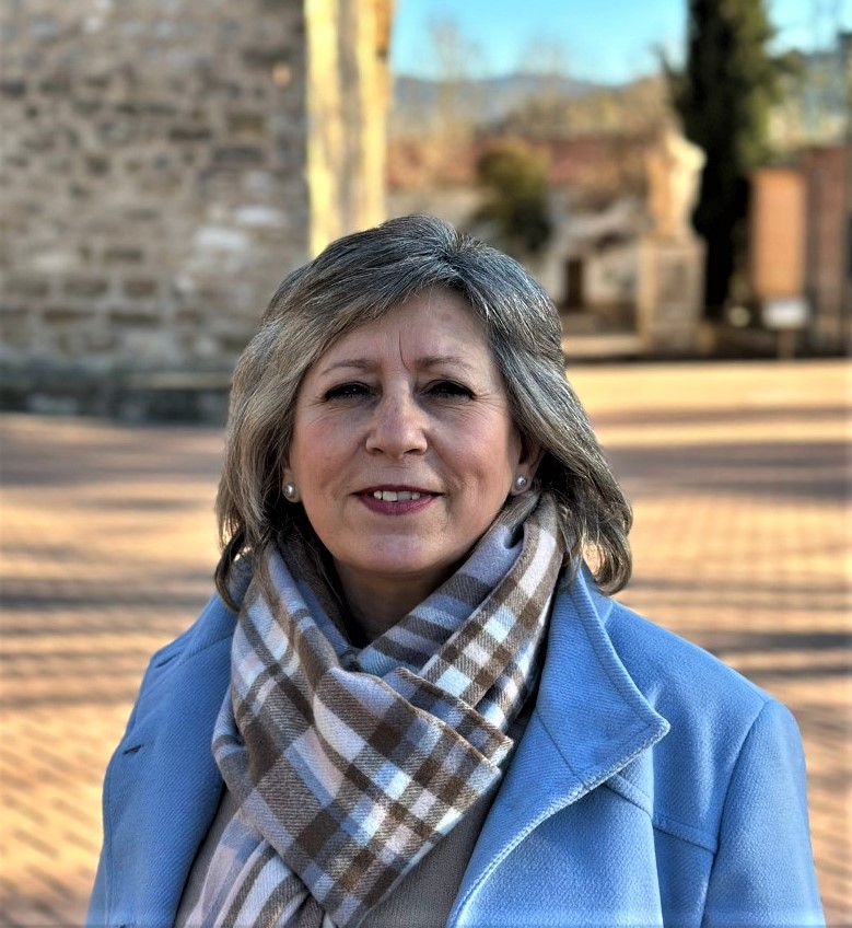 ANGELA BERZOSA ROBLES , PRESIDENTA DE LA ASOCIACIÓN “ALFA Y OMEGA” DE VILLANUEVA DEL ARZOBISPO