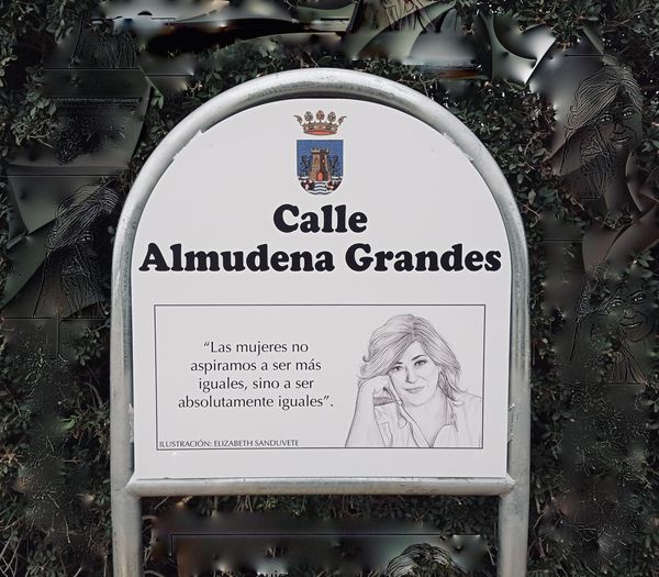 UNA CALLE DE CHICLANA PARA ALMUDENA GRANDES