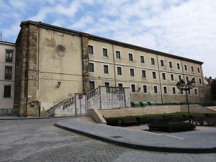 ANTIGUO CONVENTO DE LAS AGUSTINAS RECOLETAS EN GIJÓN (1669), TRAS LA DESAMORTIZACIÓN DEDICADO A FÁBRICA DE TABACOS (1843-2002).