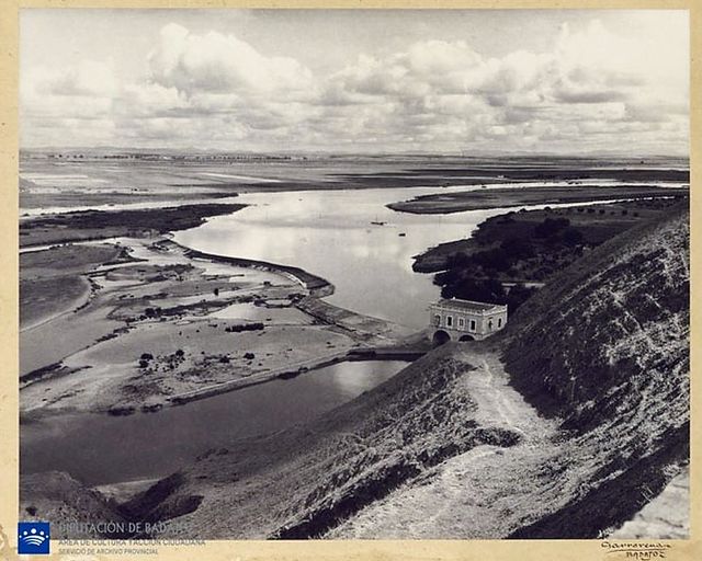 VISTA PARCIAL DEL RÍO GUADIANA Y DE SU VEGA, DESDE LA IGLESIA DE LOBÓN (1928-1929).